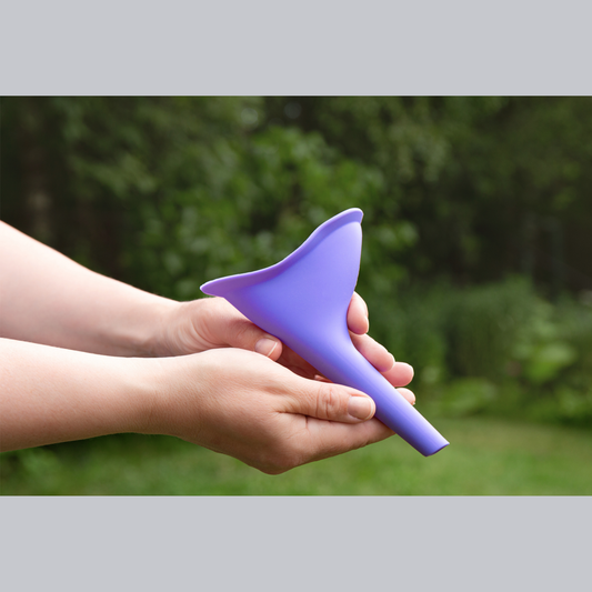 משפך להטלת שתן בעמידה לנשים